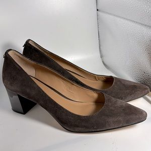 Calvin Klein women’s suede squared heels shoes size 8. In excellent condition